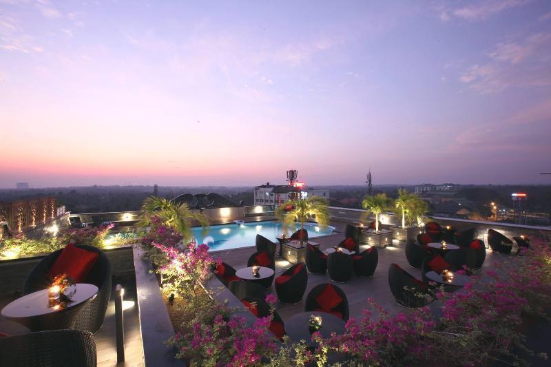 Hotel Airlink Castle Nedumbassery Exterior photo