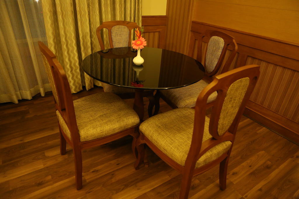 Hotel Airlink Castle Nedumbassery Exterior photo