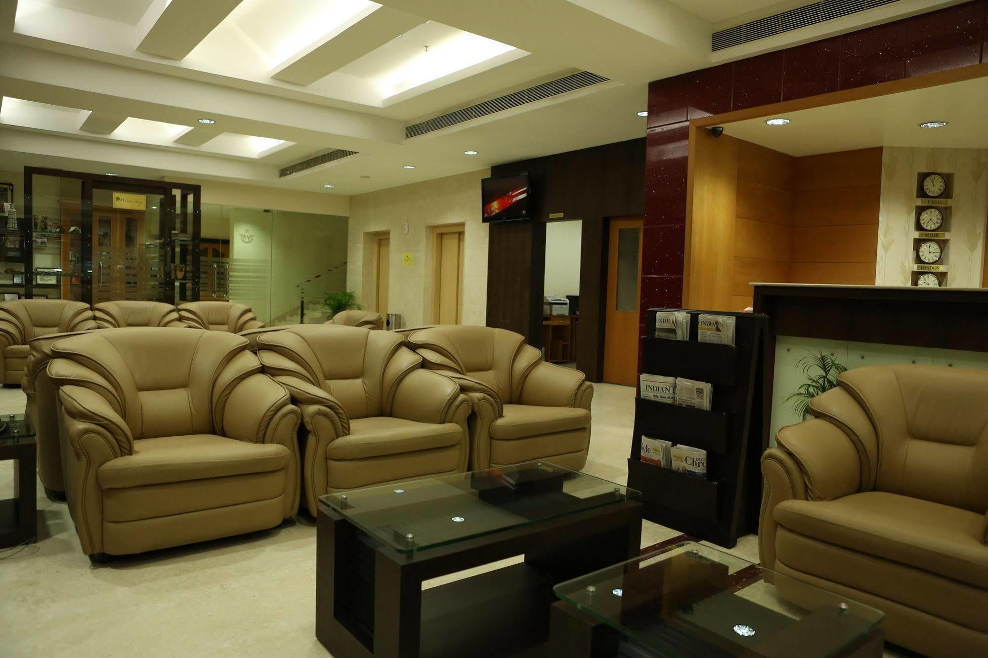 Hotel Airlink Castle Nedumbassery Exterior photo