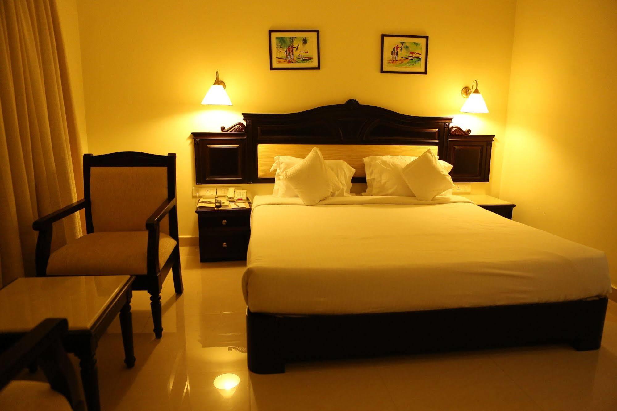 Hotel Airlink Castle Nedumbassery Exterior photo