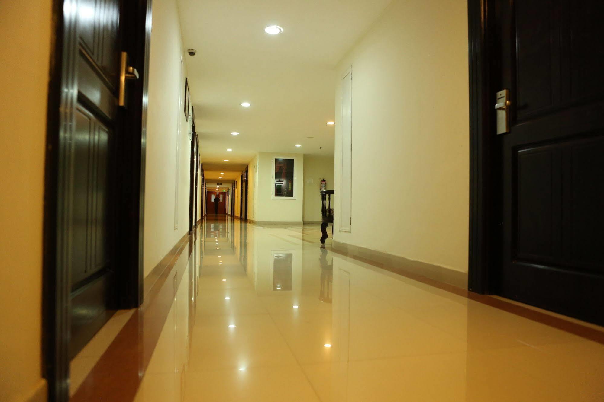 Hotel Airlink Castle Nedumbassery Exterior photo