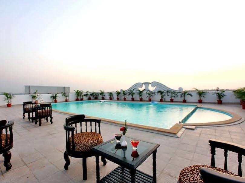 Hotel Airlink Castle Nedumbassery Exterior photo