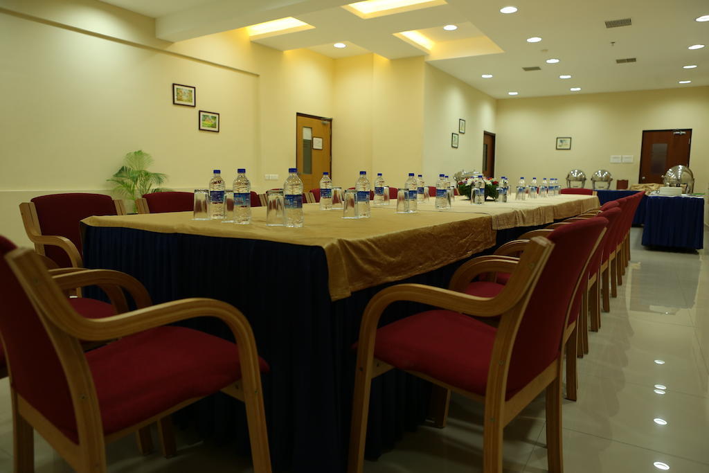Hotel Airlink Castle Nedumbassery Exterior photo